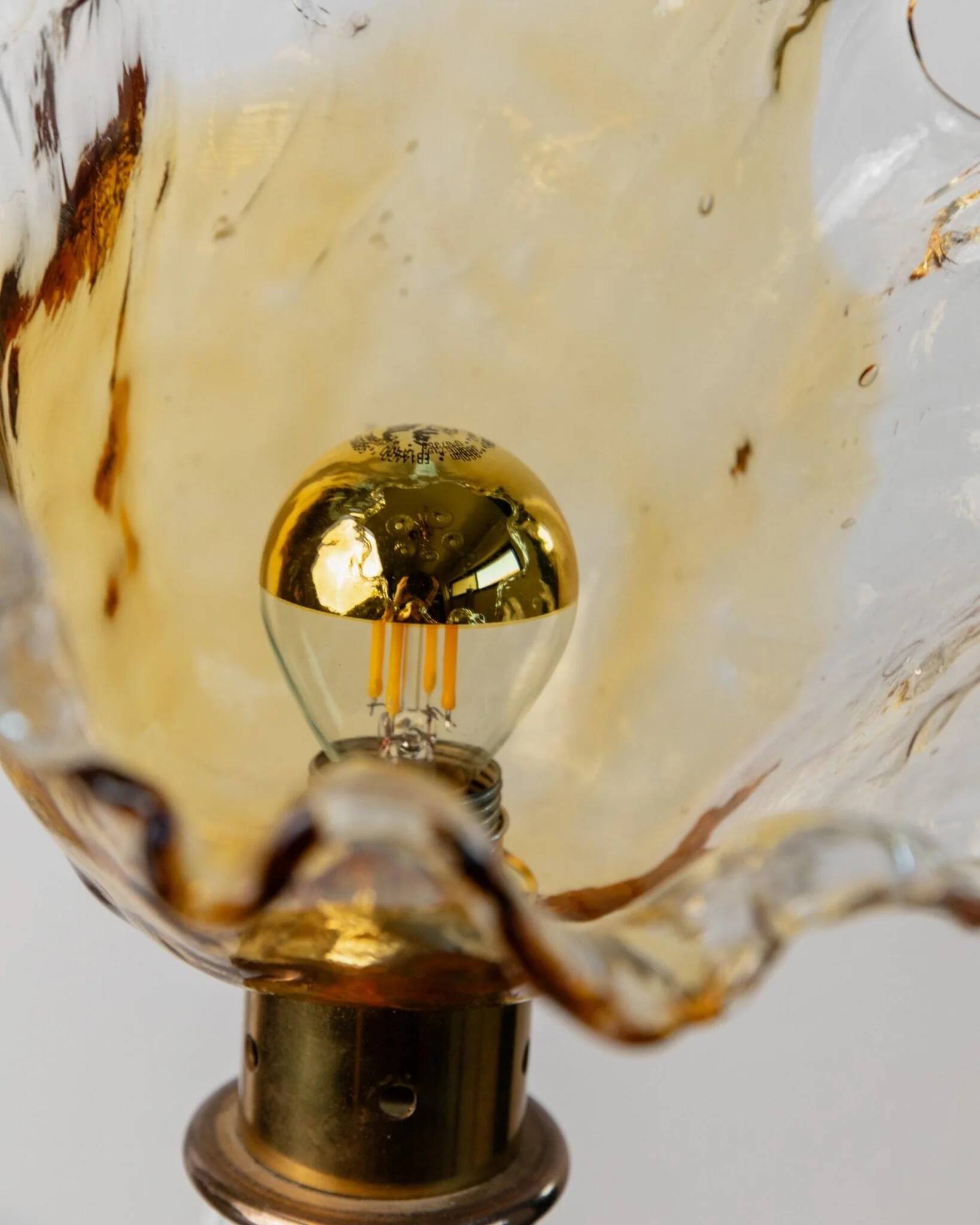 Pair of vintage Murano glass table lamps - flower-shaped shades, twisted glass, brass details - Italy 1970s - unique bedside lamps, elegant gift