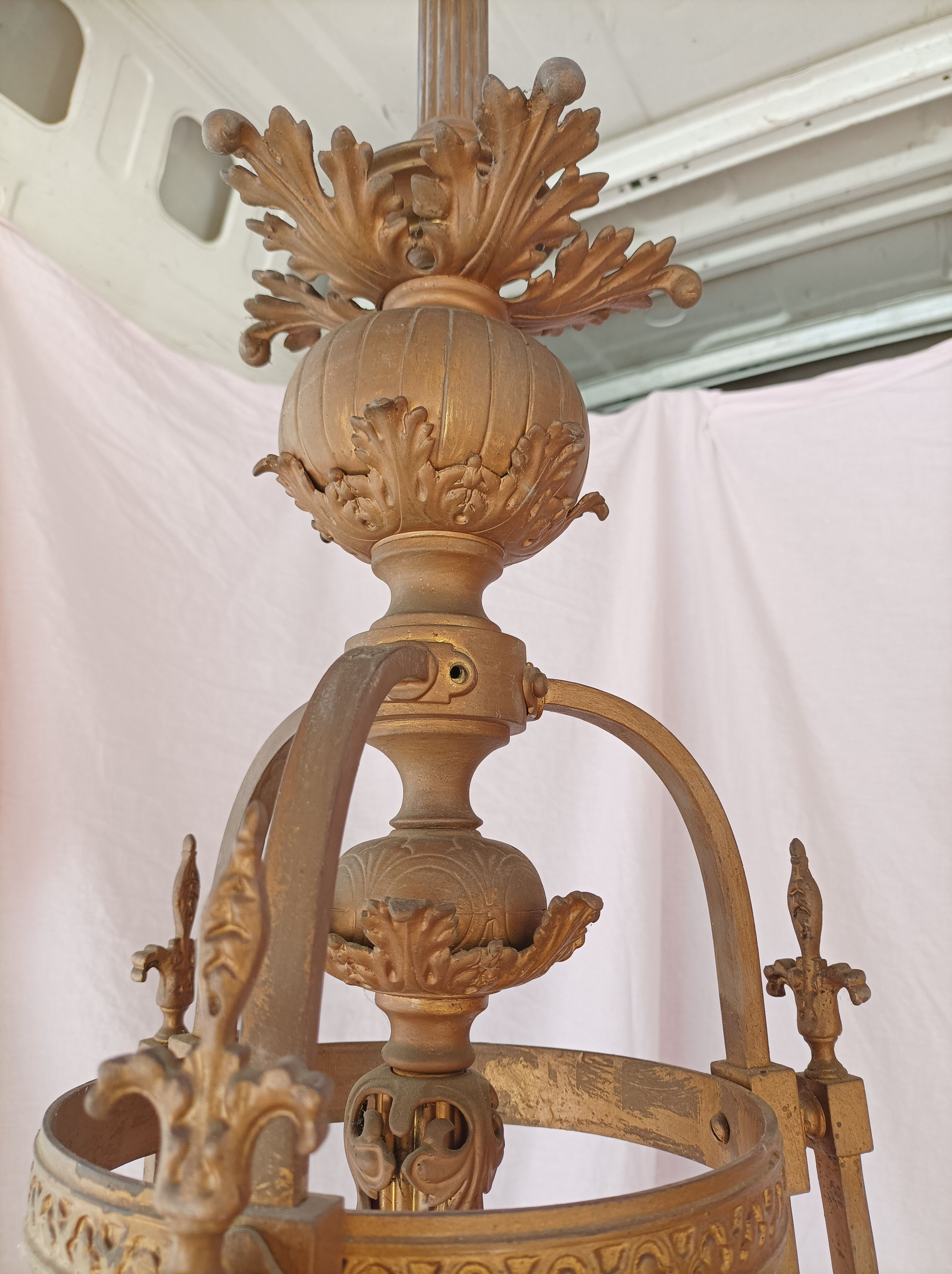 Suspension in brass and bronze Renaissance style