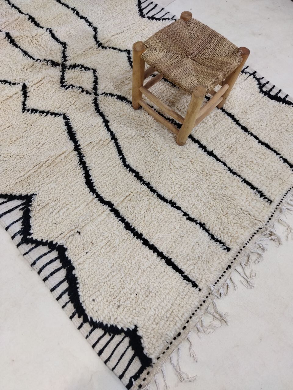 Moroccan berbere carpet 234x144cm