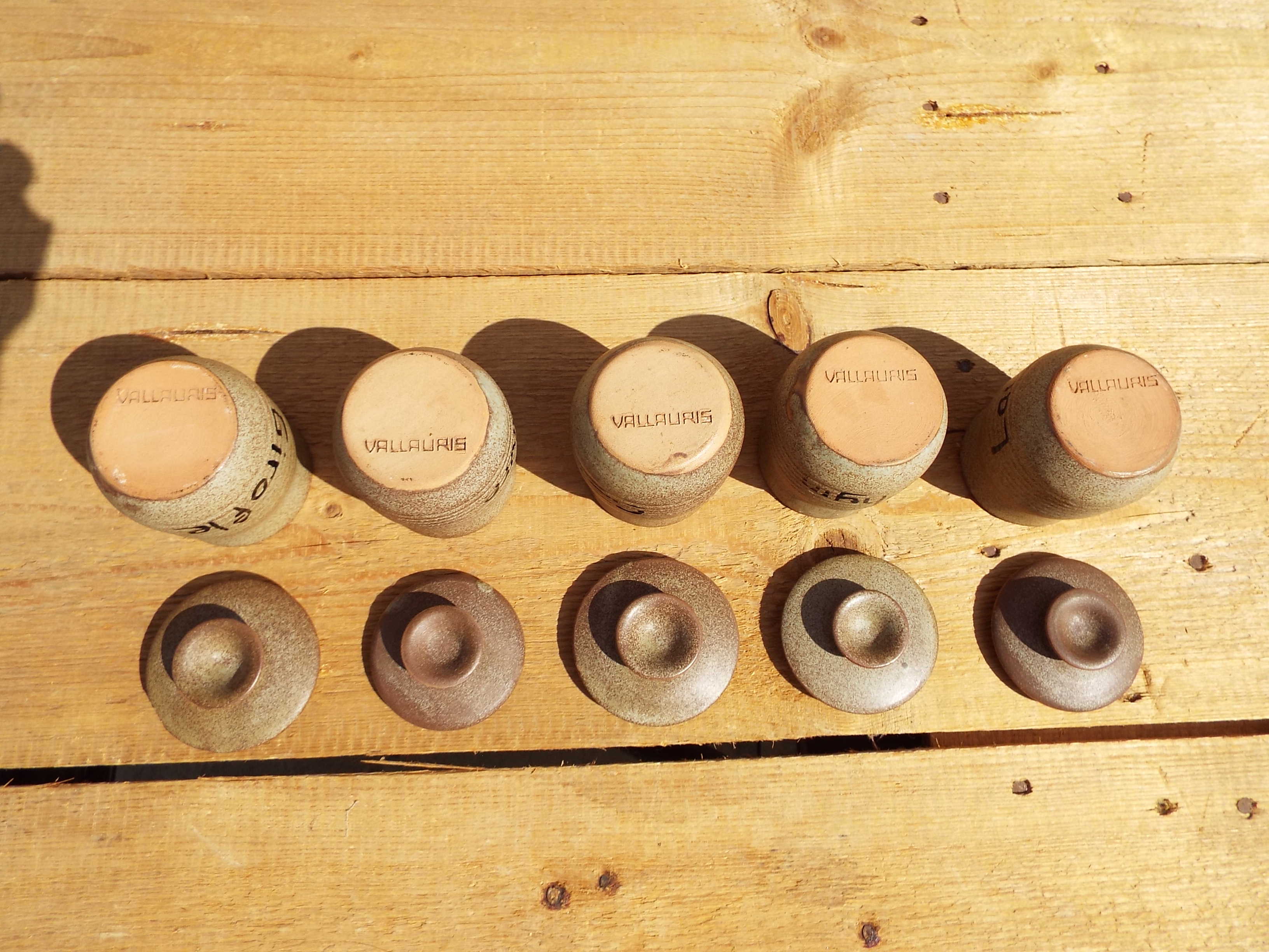 5 spice pots in Vallauris sandstone