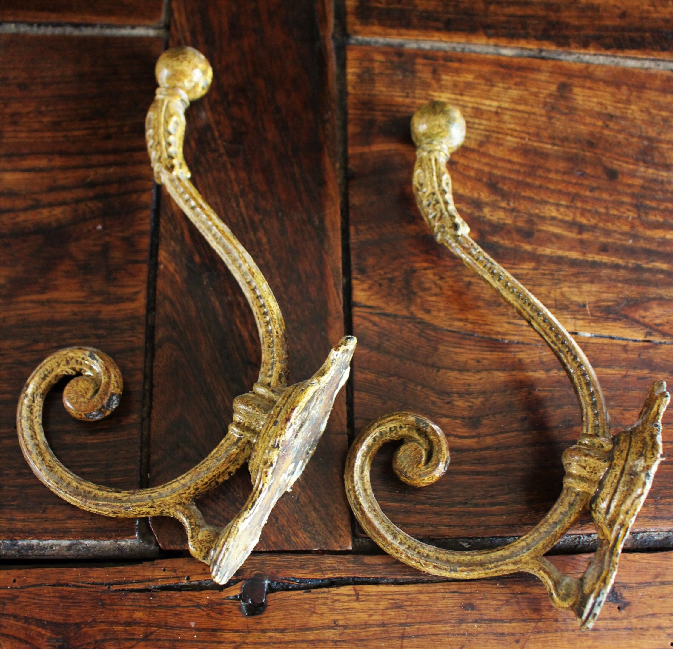 Pair coat rack metal rockery double round hook + hook