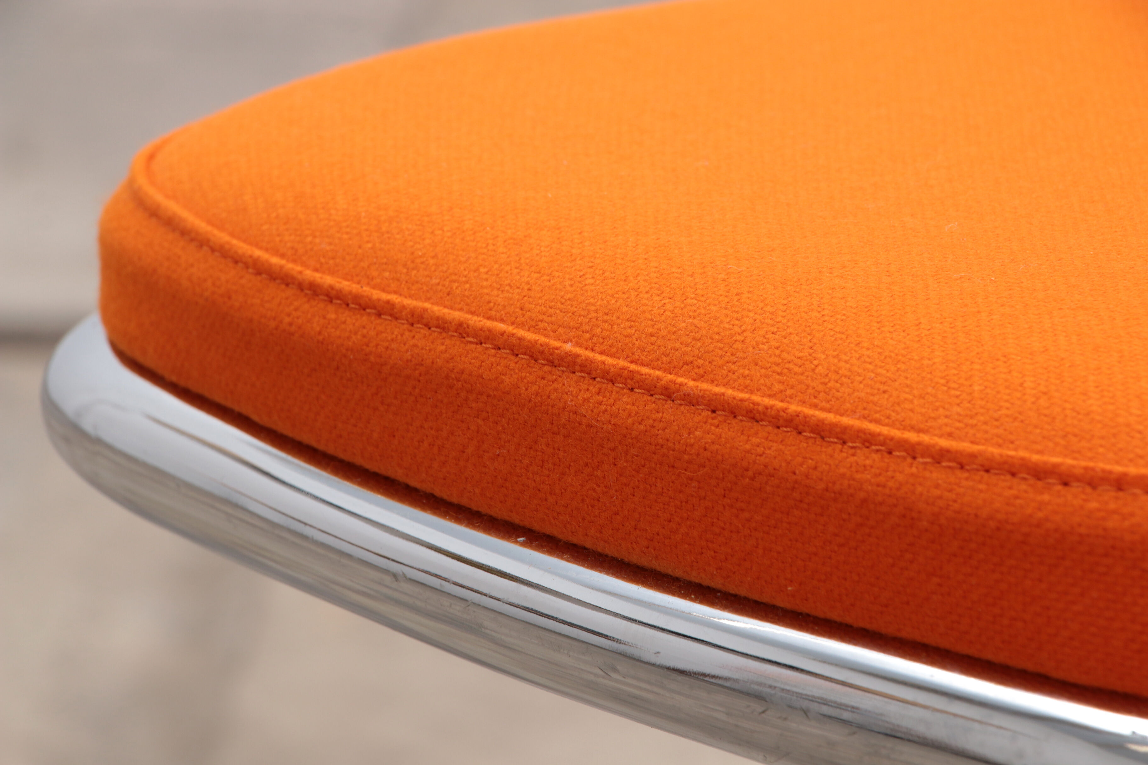 6 Italian low bar stools with orange seat 1970 Joe Colombo style