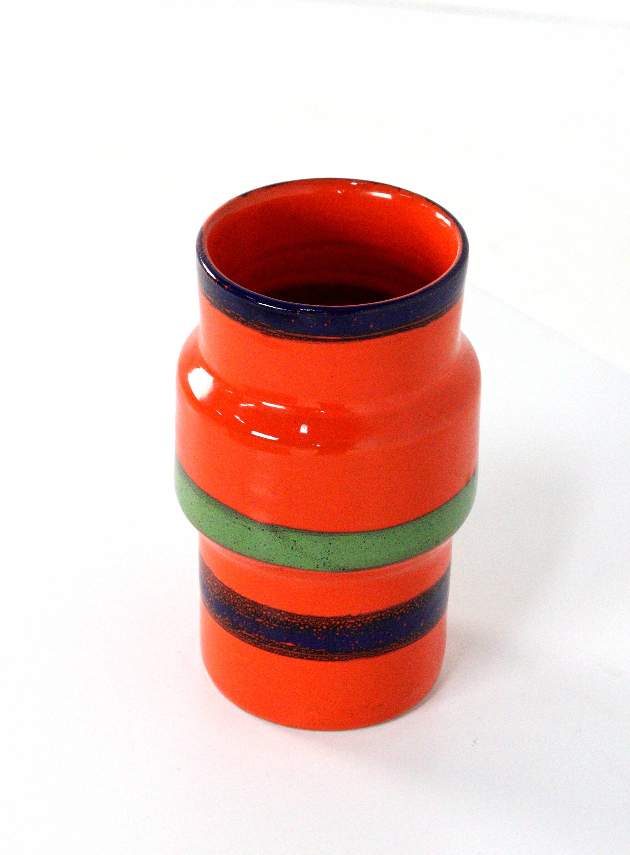 Vase vintage aux couleurs vives