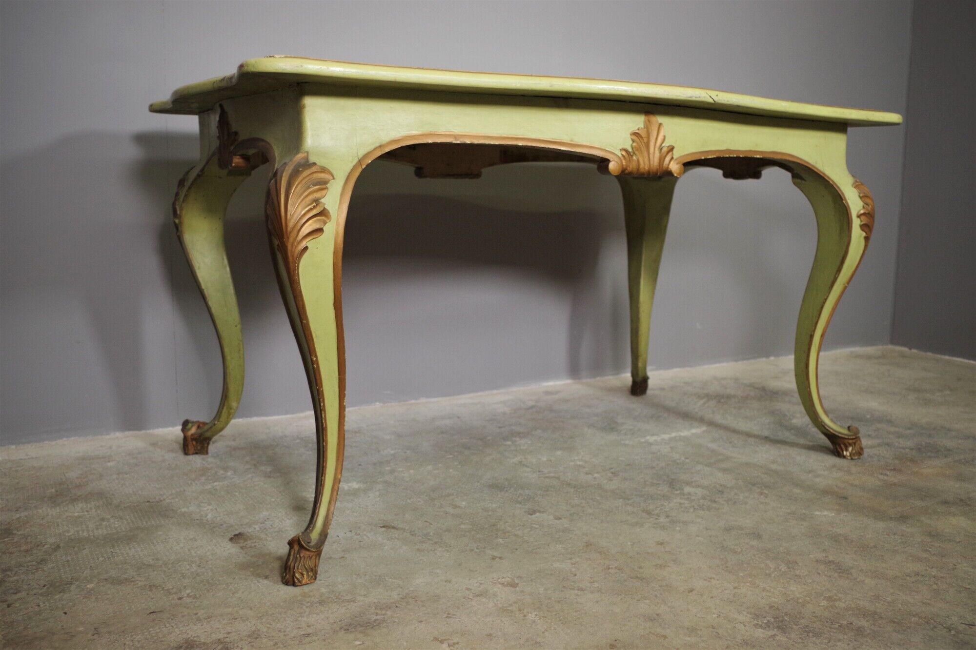 Venetian Baroque salon with table, two armchairs, a bench and a chair, mid-19th century