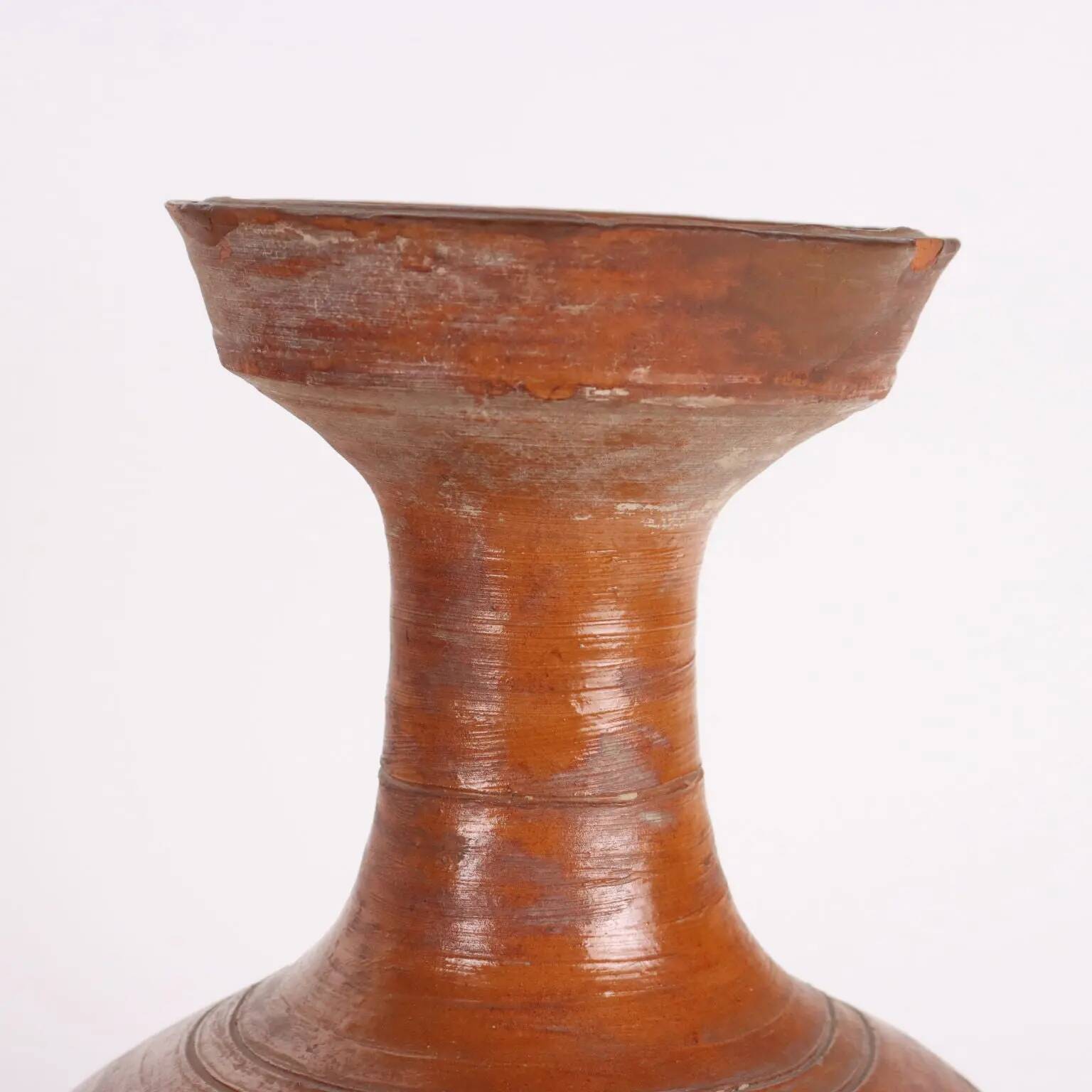Ancient ceramic vase, China, Ming dynasty (1368-1644)