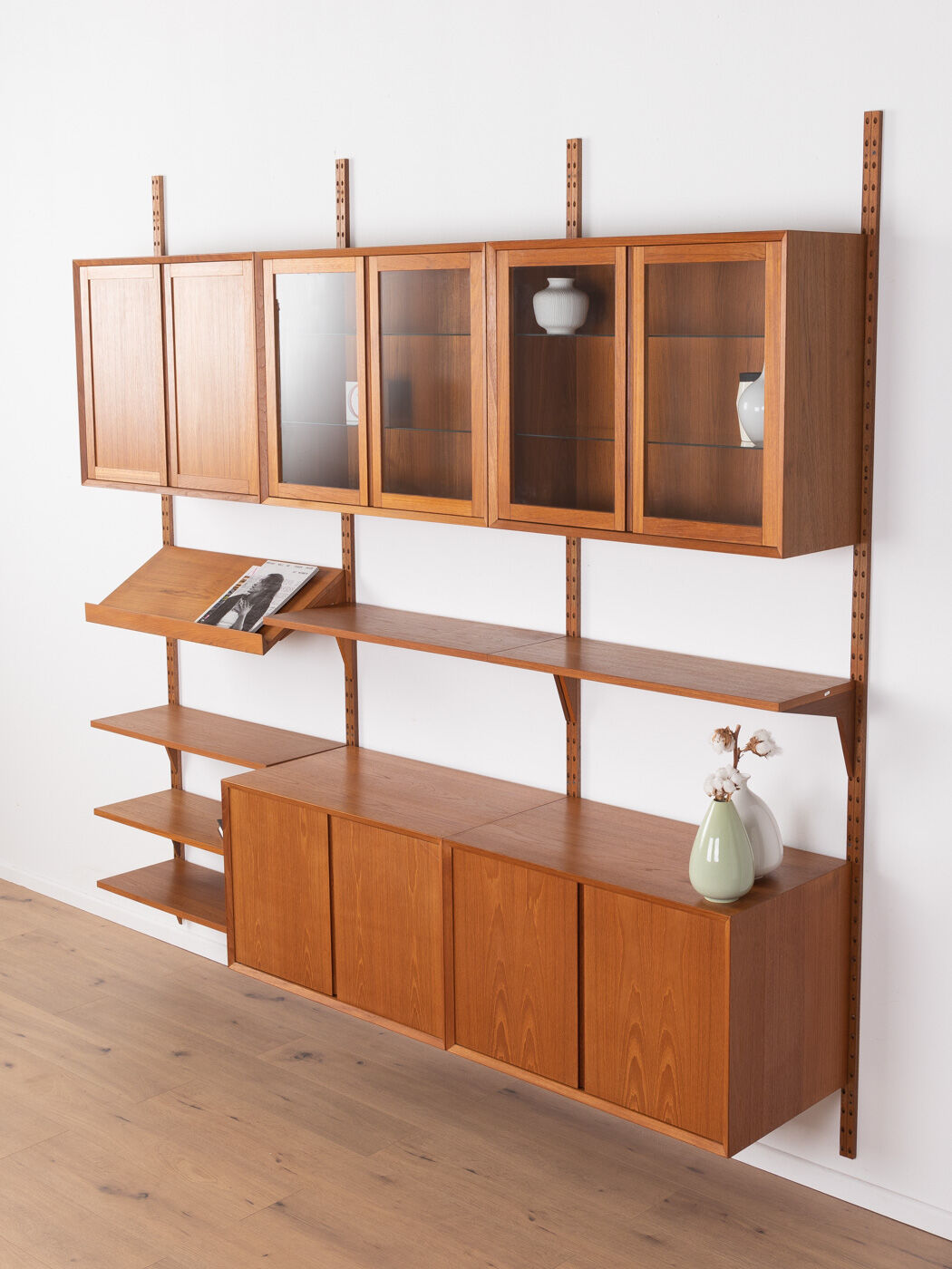 1960s Shelving system, Poul Cadovius