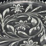 Plat en verre travaillé motif fleurs