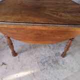 Round solid wood table 4 legs