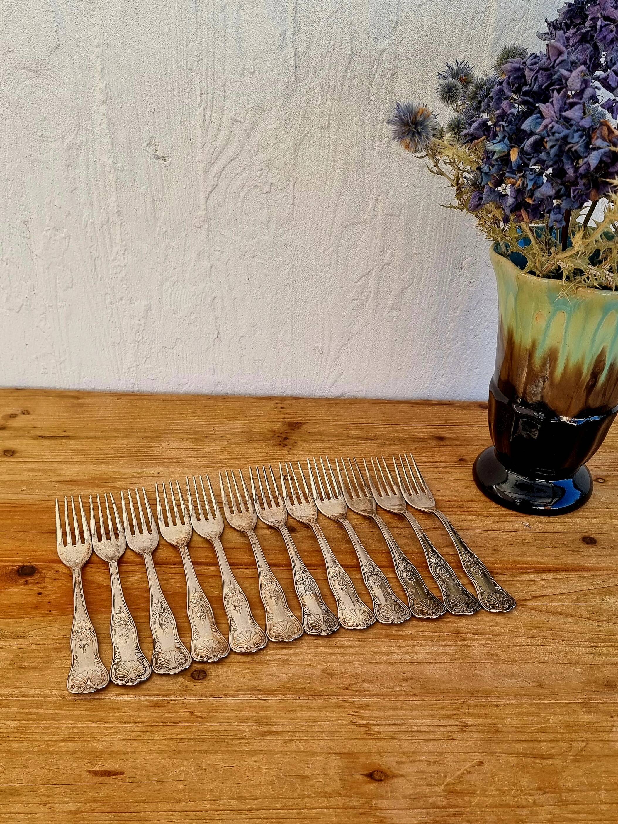 Set of 12 vintage rockery style forks