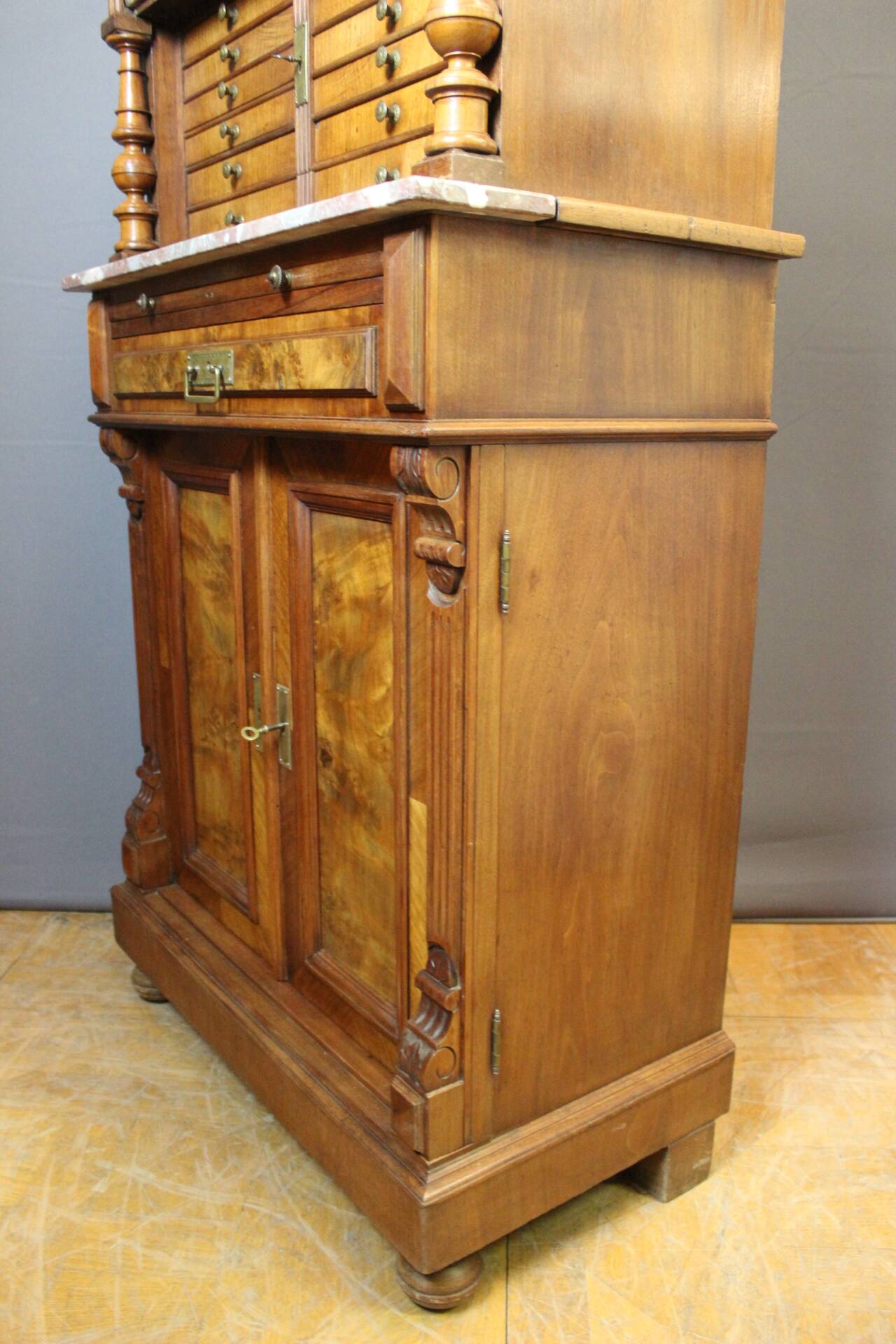 Meuble de dentiste en noyer fin XIX