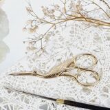 Ciseau de couture en métal doré oiseau