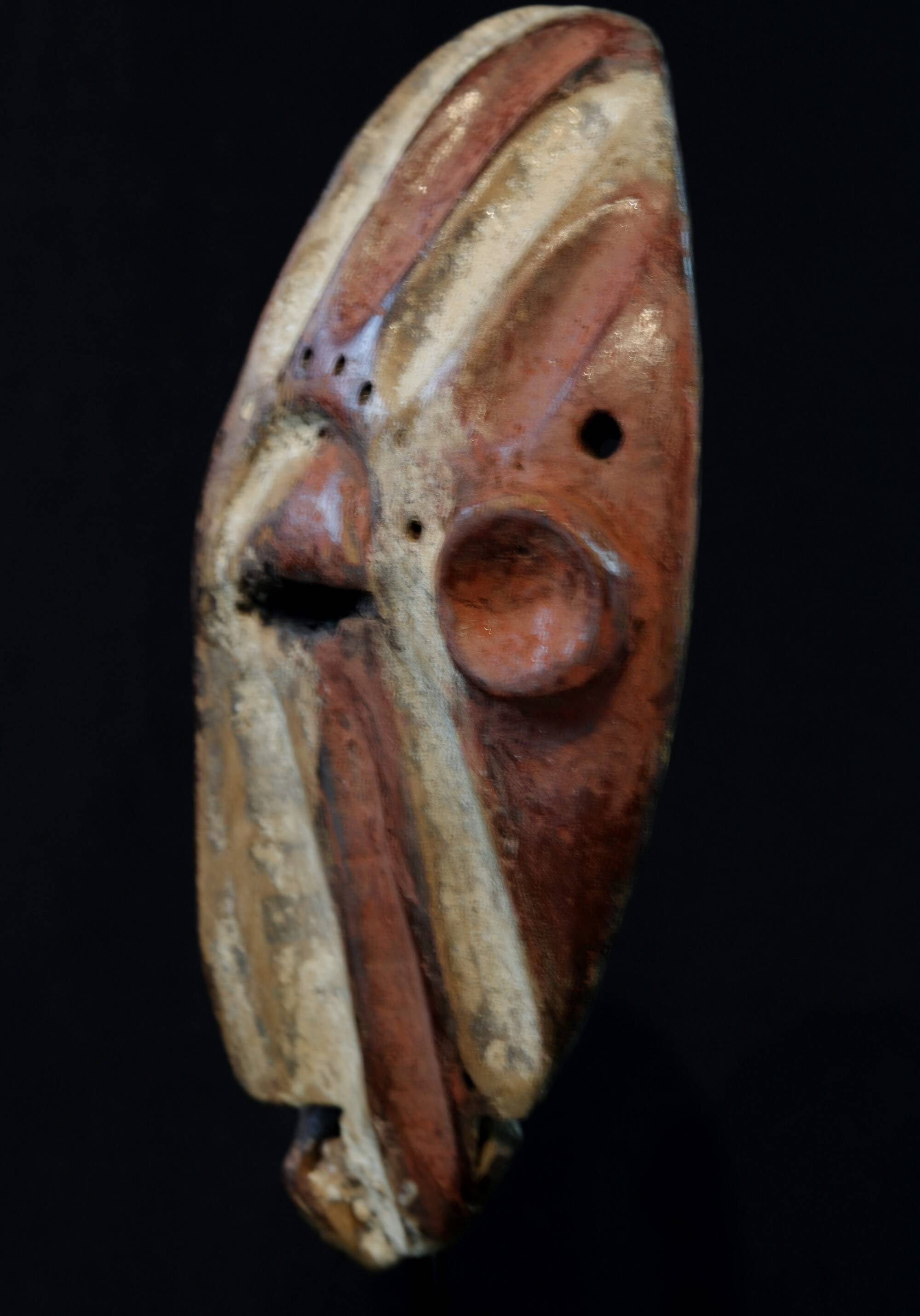 African Tribal Art - Kela Yela Mask DRC - 24.5 Cms