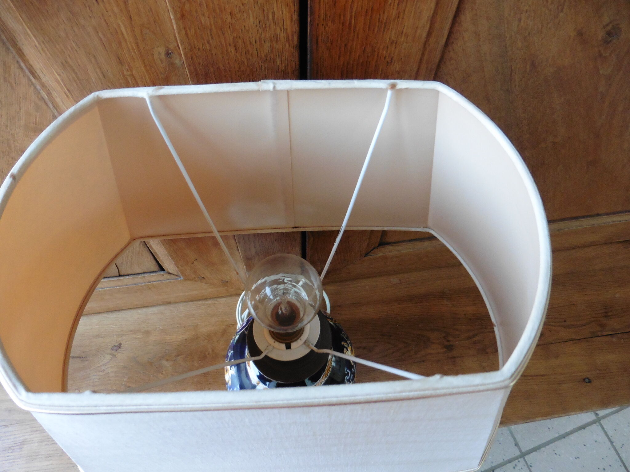 Ceramic lamp signed Gien, Renaissance décor