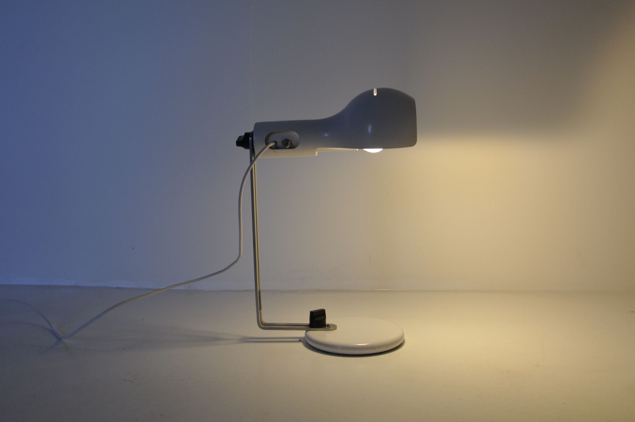 Joe Colombo's Flash desk lamp for Oluce, 1960s