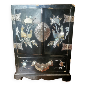 Lacquered black mother-of-pearl jewelry box