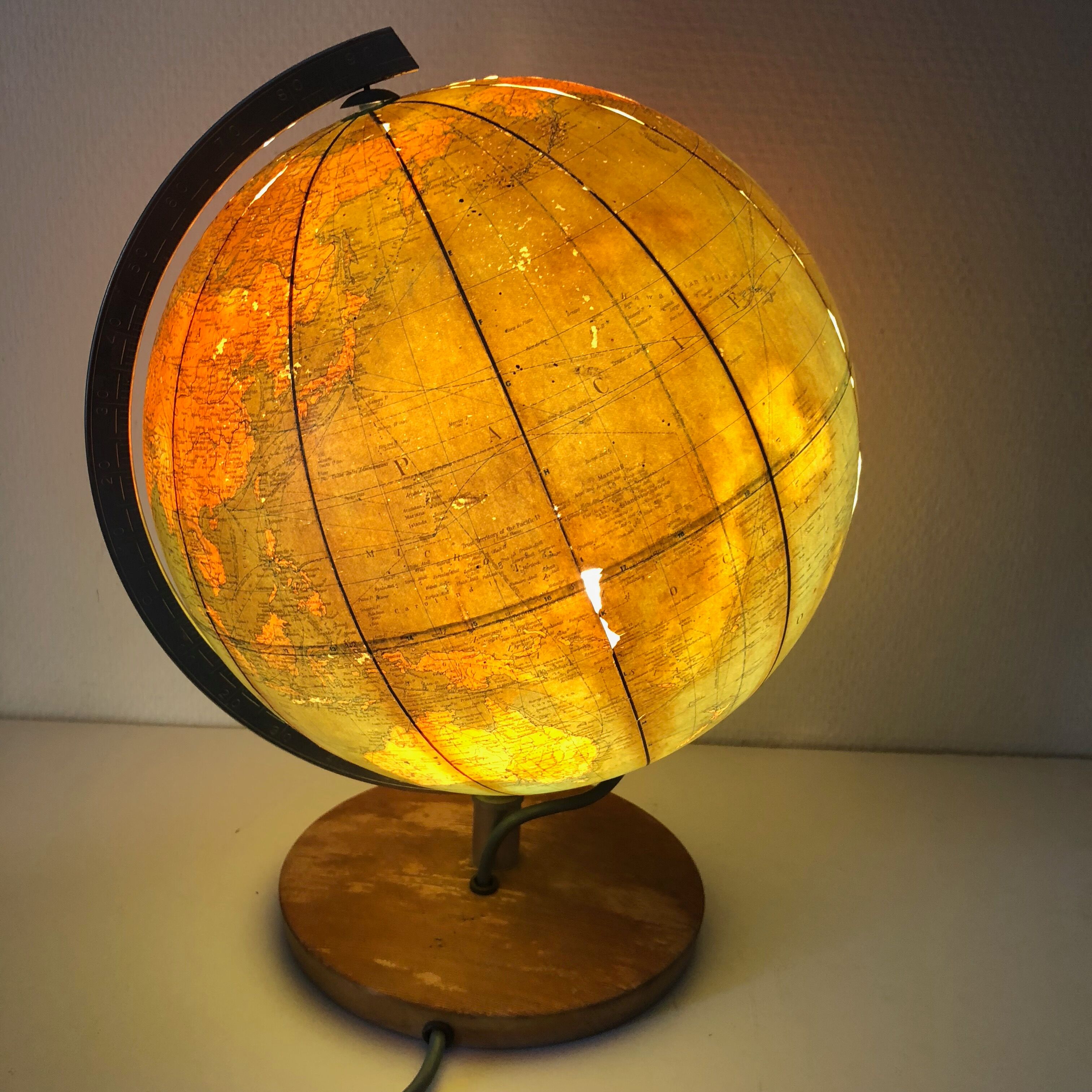 Globe jro globus vintage 1970