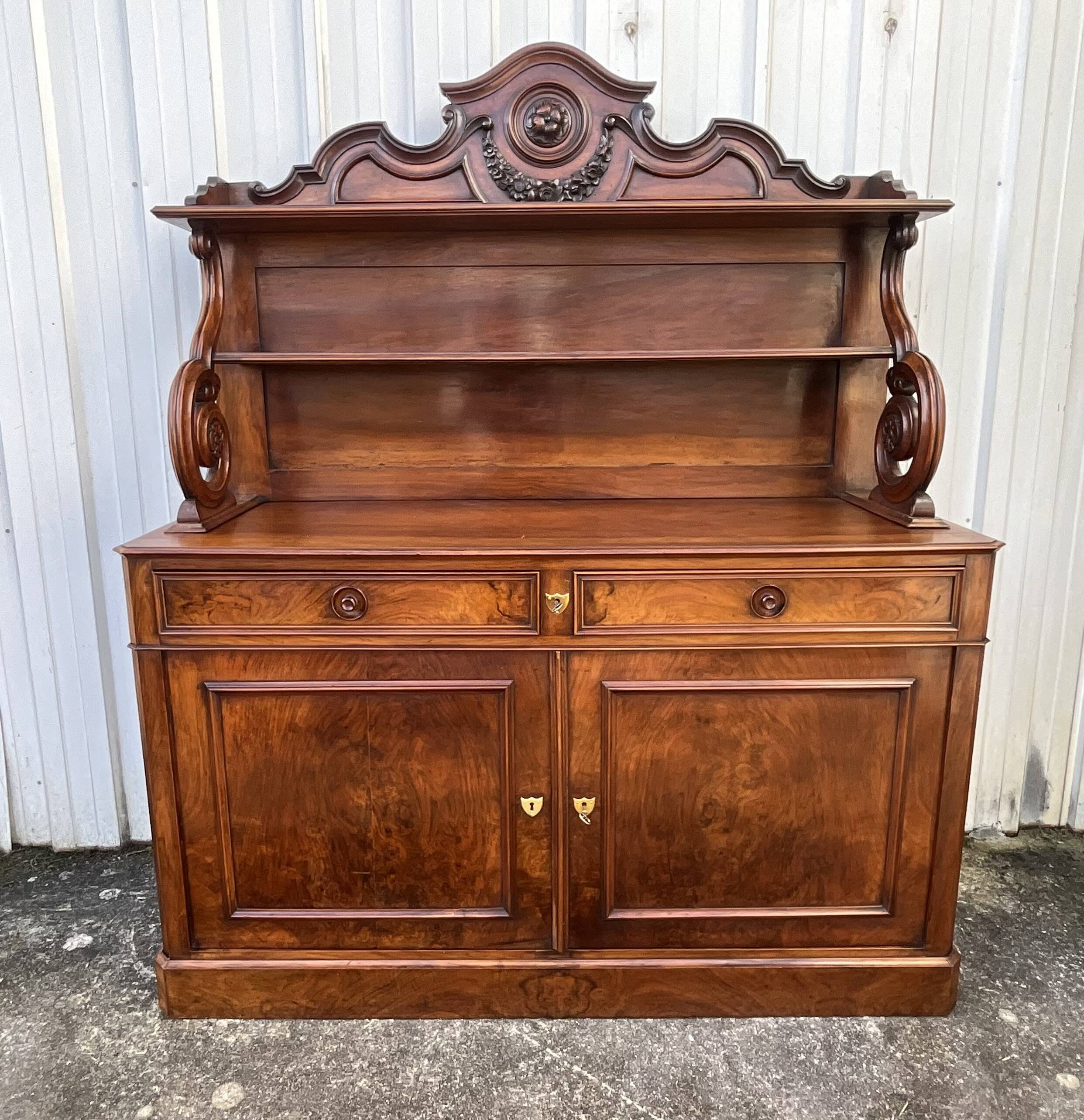 Saint-Hubert Sideboard in Burr Walnut, Late 19th Century