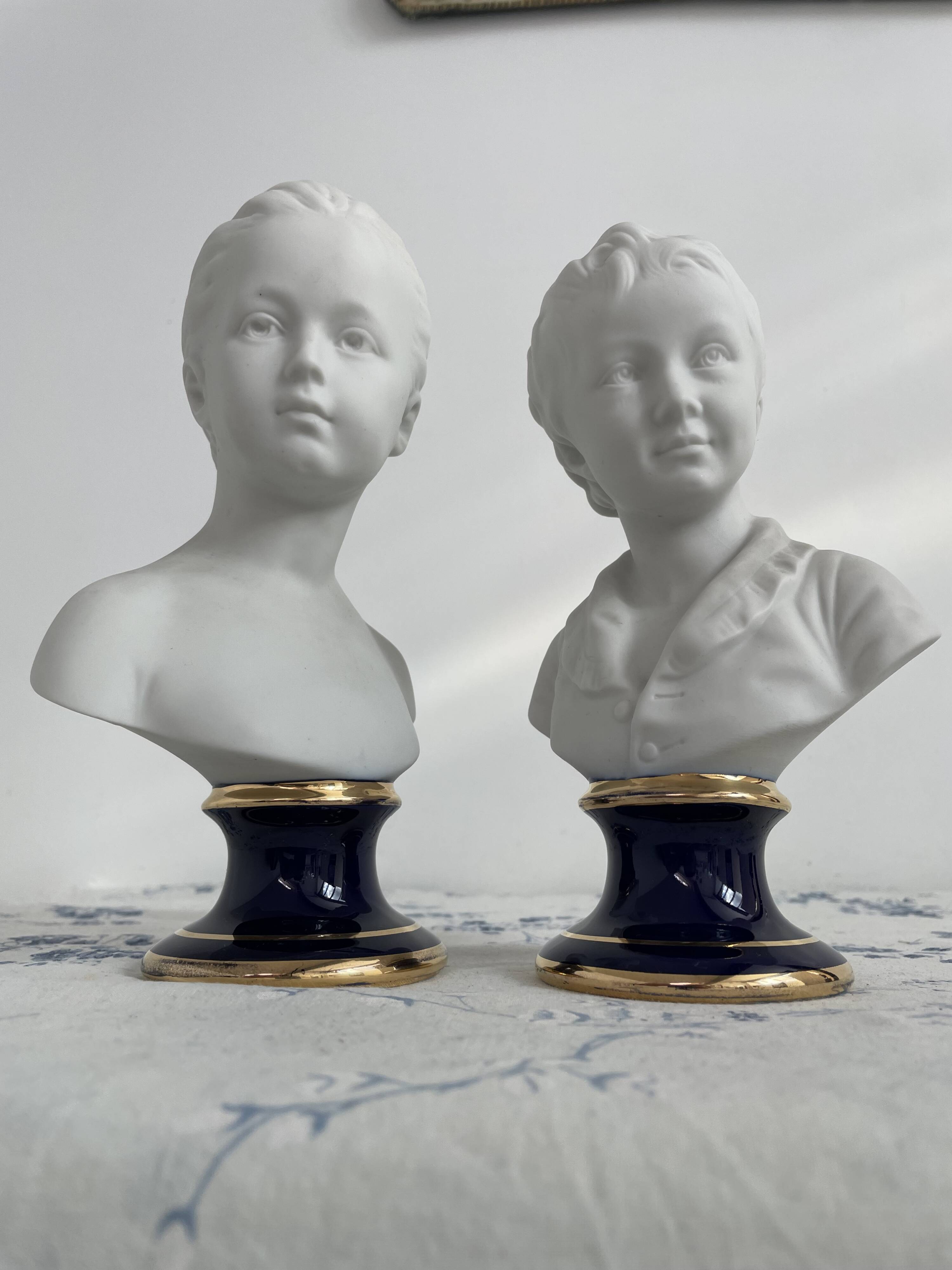 Pair of biscuit busts, Tharaud, Houdon, Louise and Alexandre Brongniart