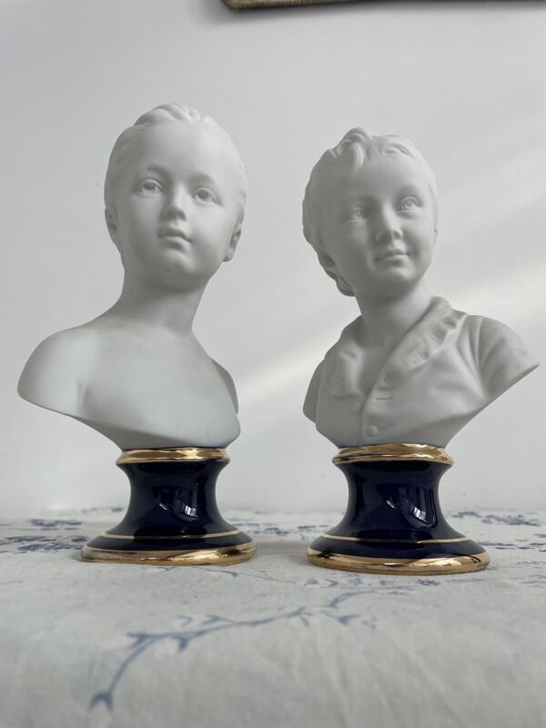 Paire de bustes en biscuit, Tharaud, Houdon, Louise et Alexandre Brongniart