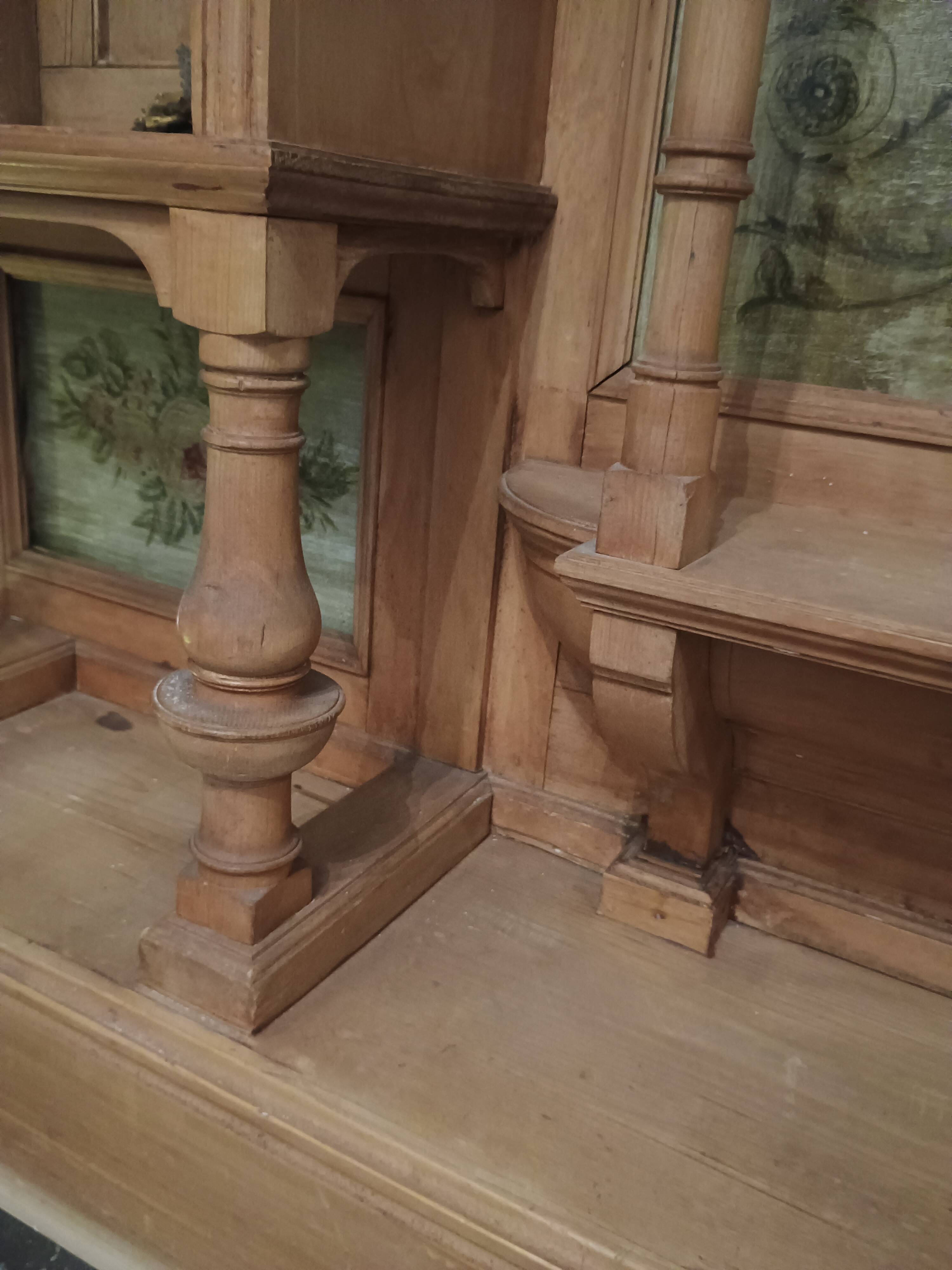 meuble haut de corps d'ornement