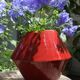 Vase en faënce rouge forme losange