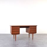 Mid-Century Teak Desk by Fredrik Kayser for Skeie Møbler, 1960s.
