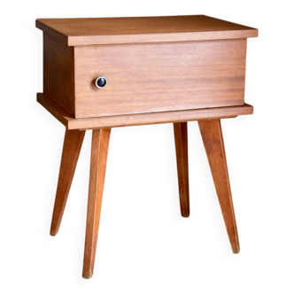 Table de chevet scandinave aux pieds compas