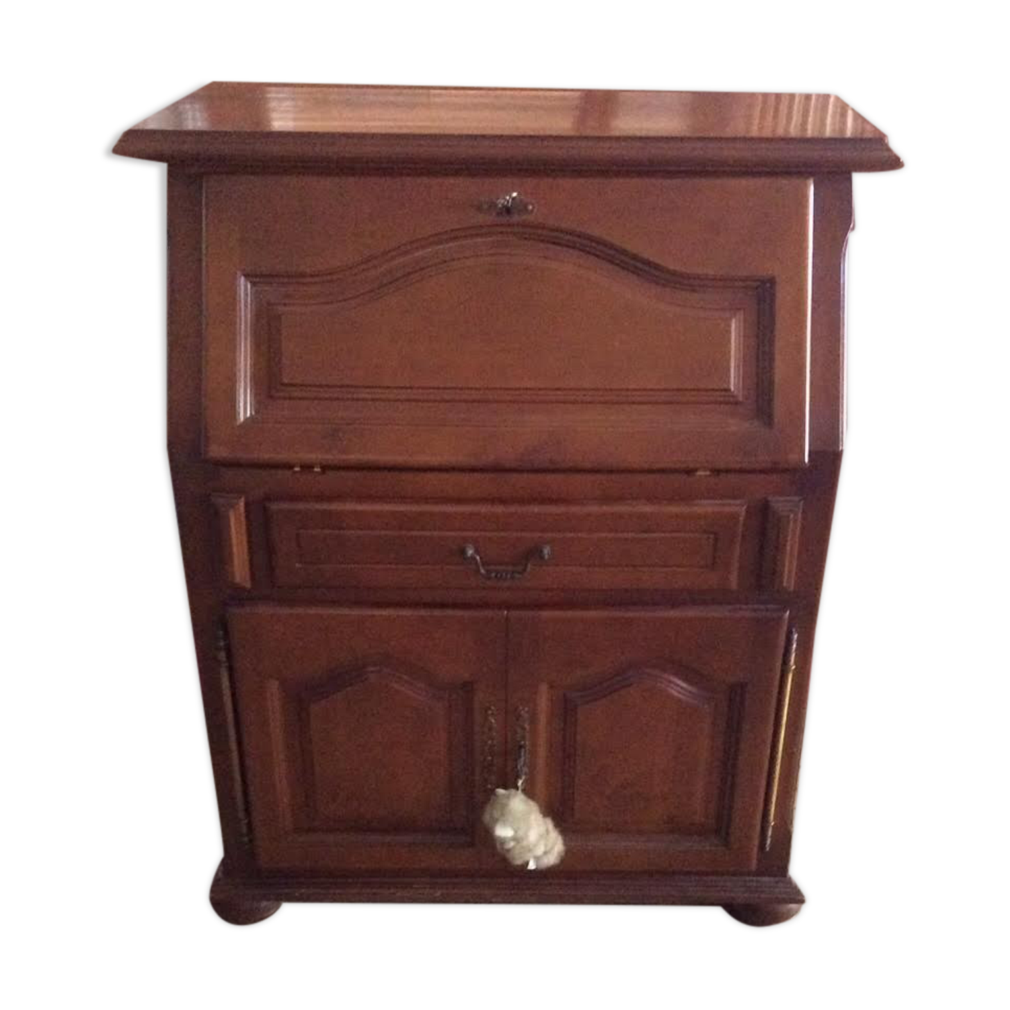 Vertical cherry secretary