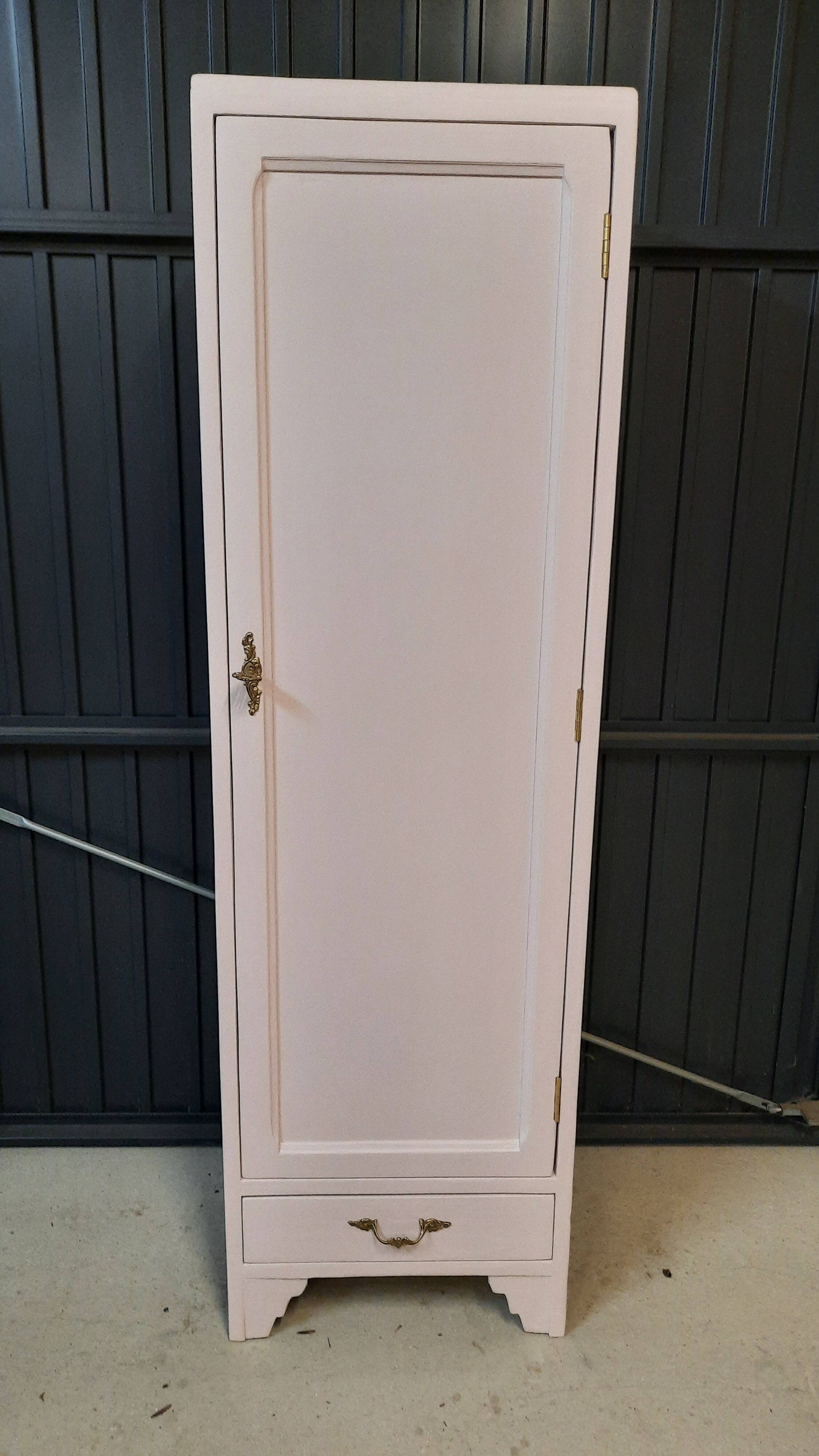 Powder pink Parisian bonnet wardrobe