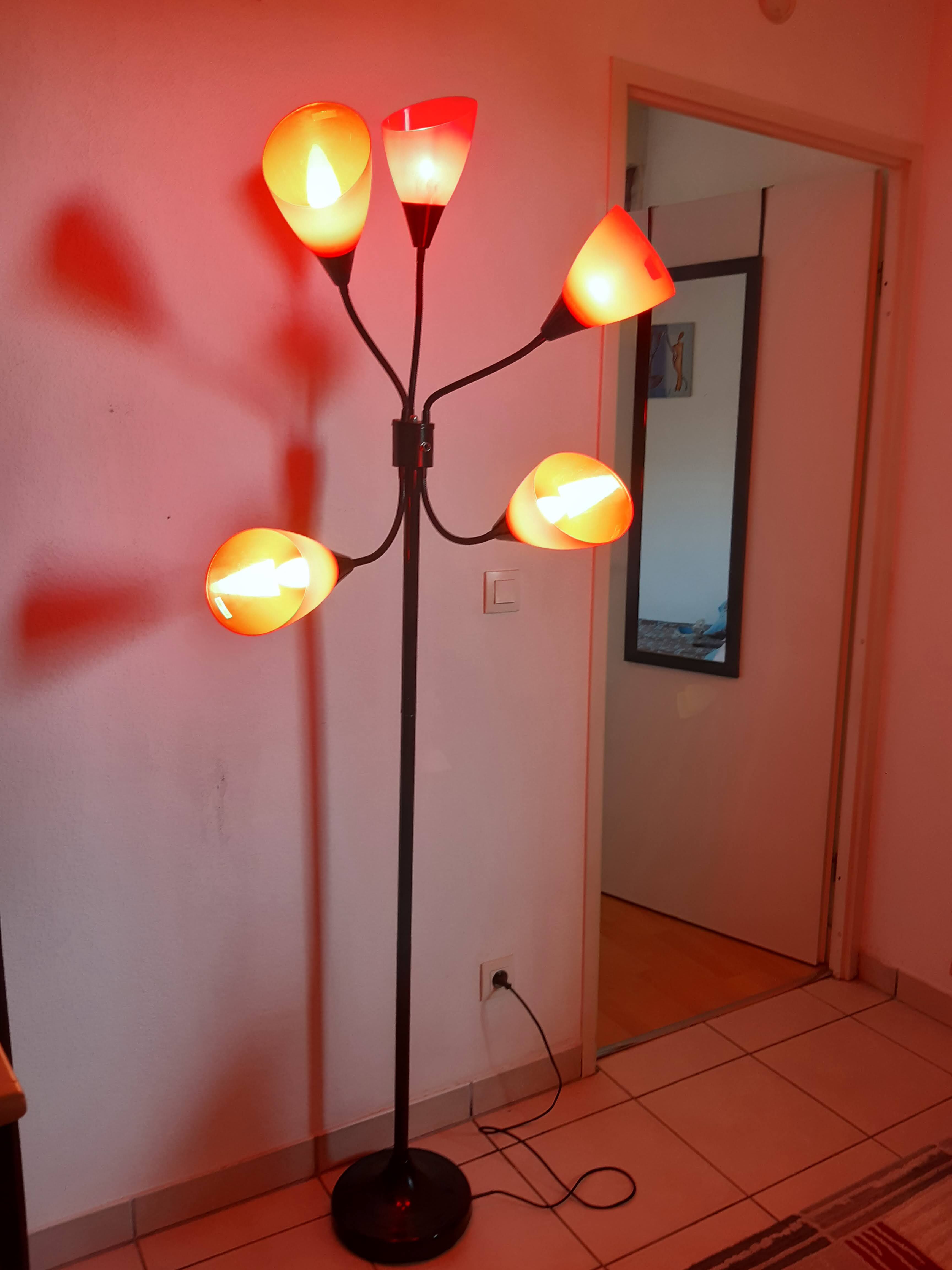 Floor lamp
