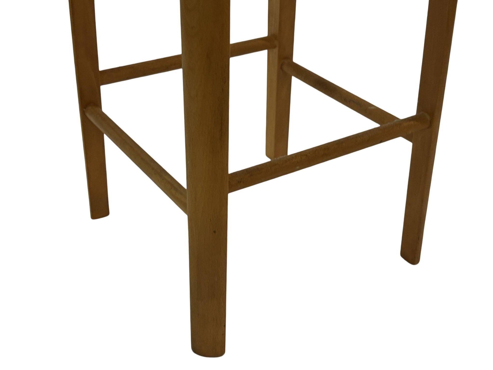 Tabouret vintage années 60 en chêne avec assise tressée