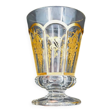Baccarat glass vase with purple violets, gilded moulded crystal, Charles X Louis Philippe signed.