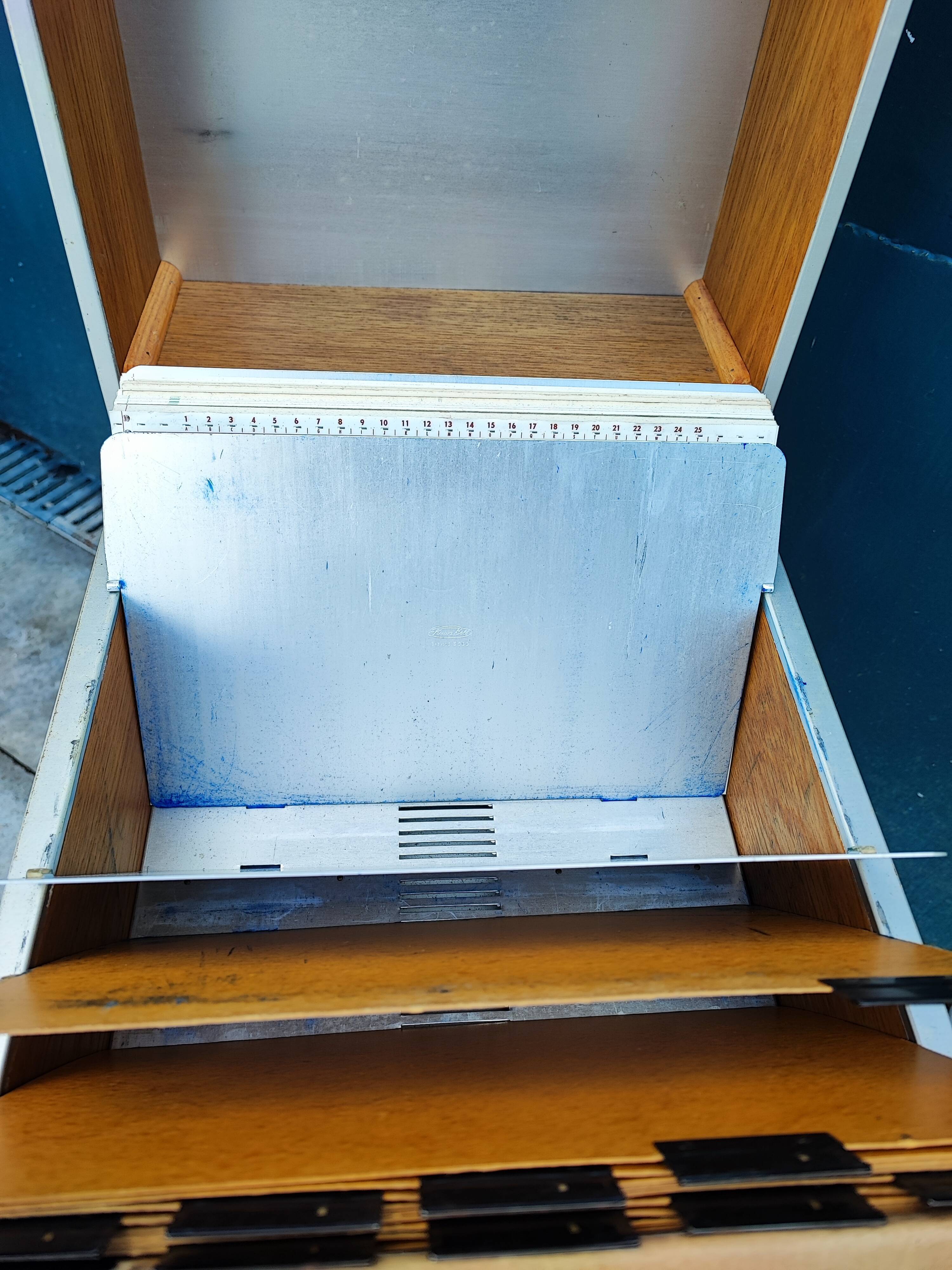 Metal binder ruwa bell