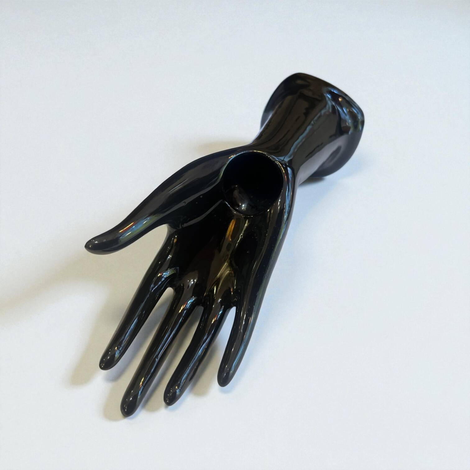 Main baguier soliflore en porcelaine noire vintage 1970 - vase