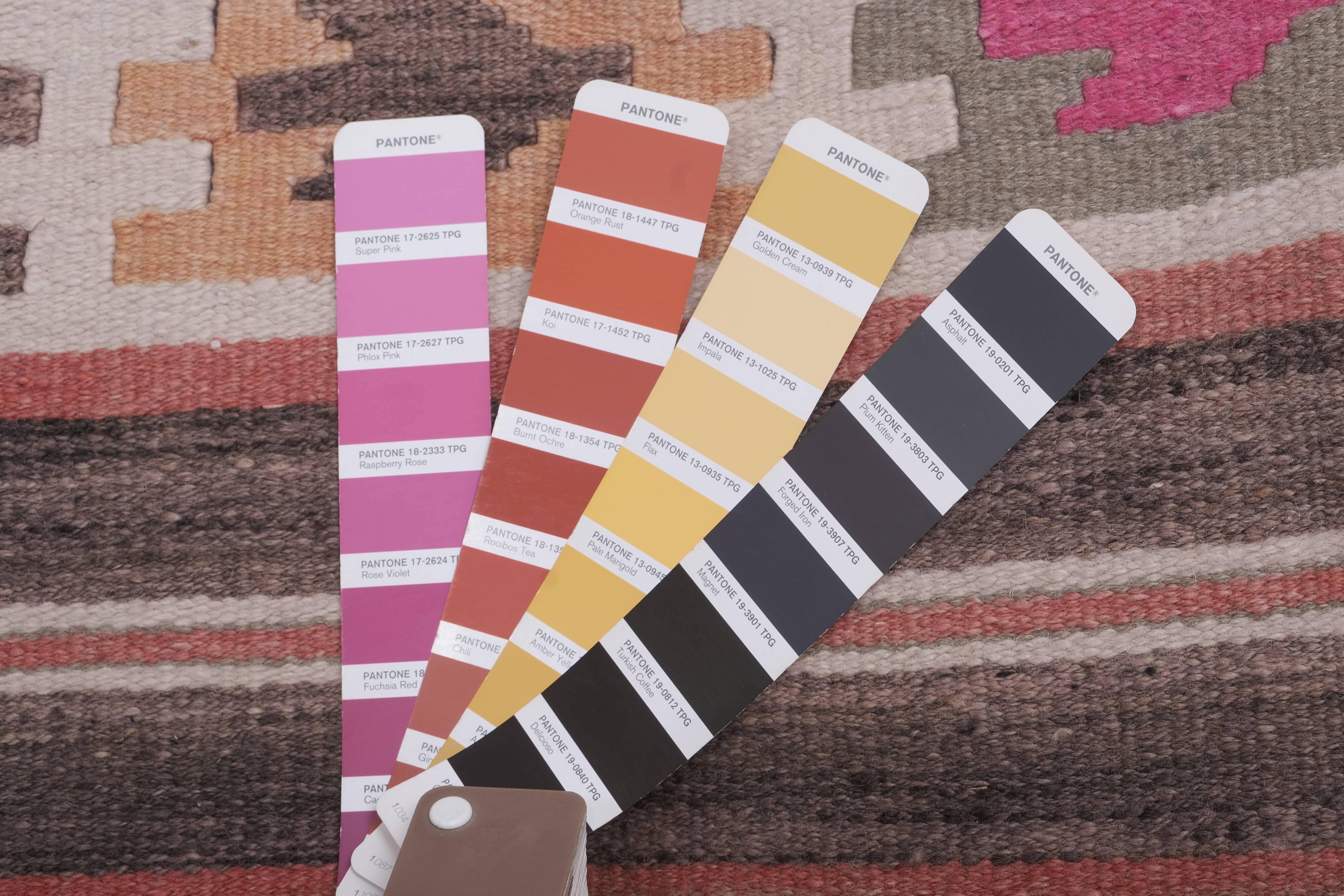 Vintage Turkish rug from Oushak, hand-woven 84x351 cm