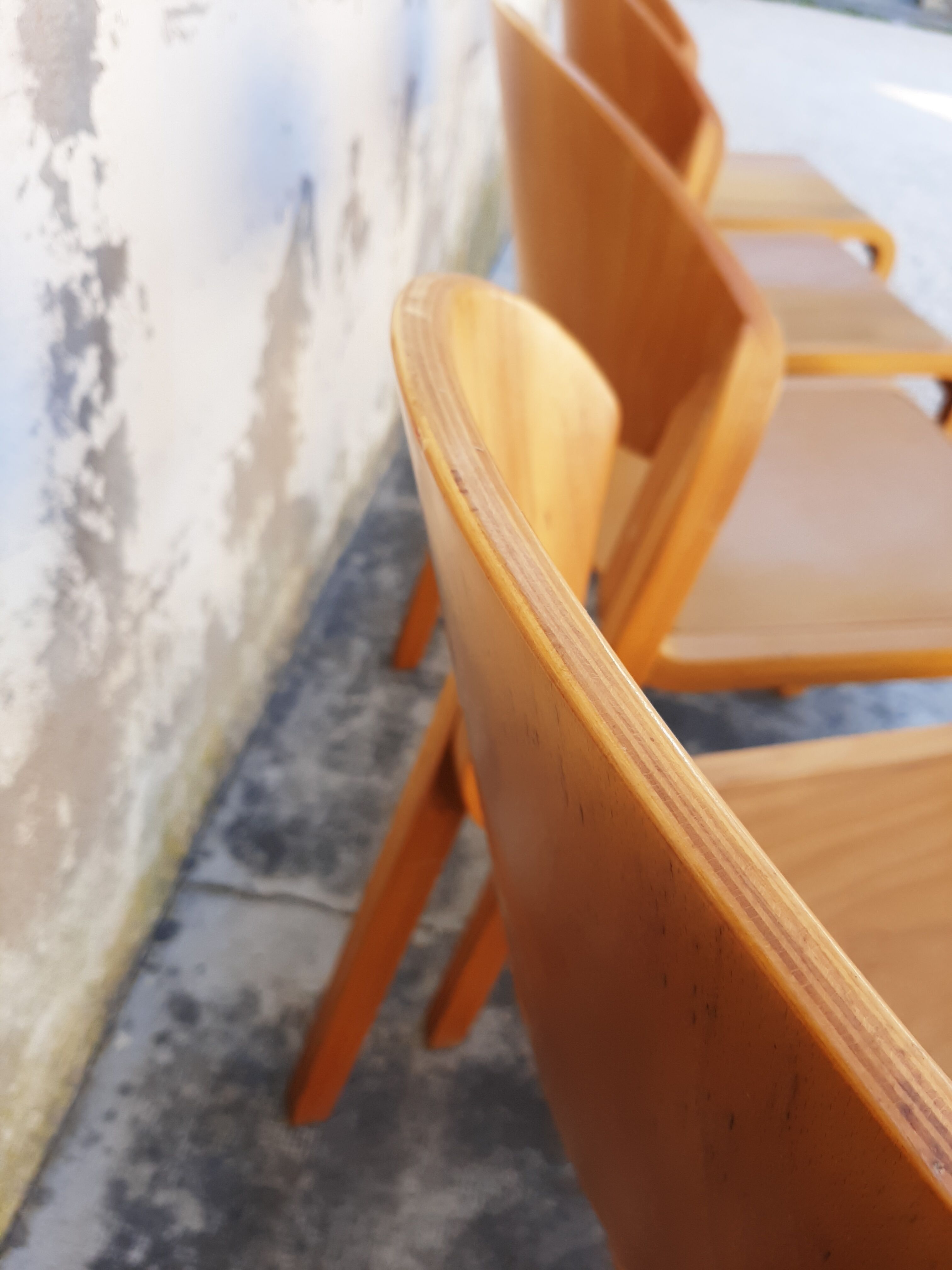 Serie de 4 chaises design années 80