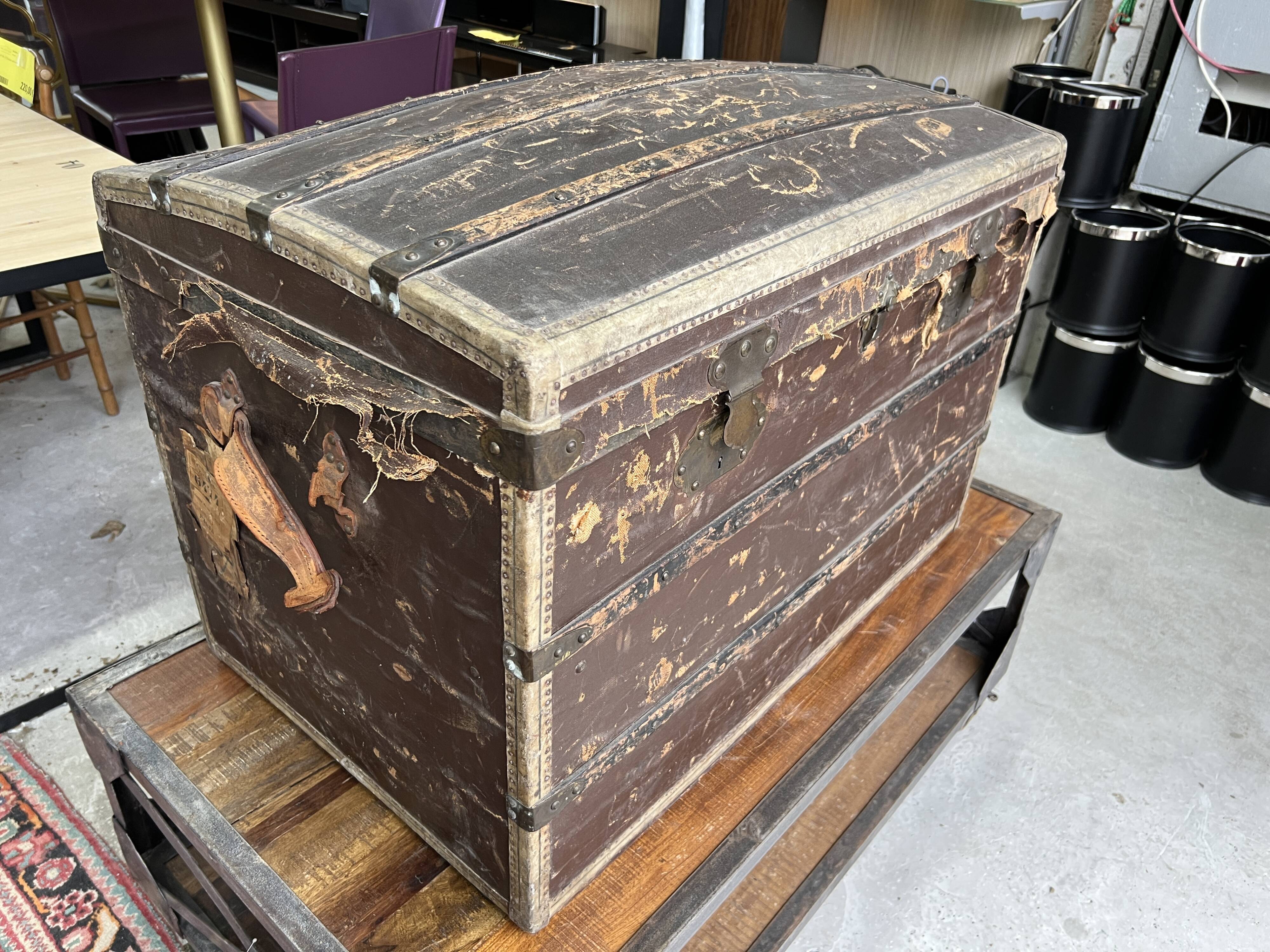 Wooden trunk "Au bon Marché Paris"