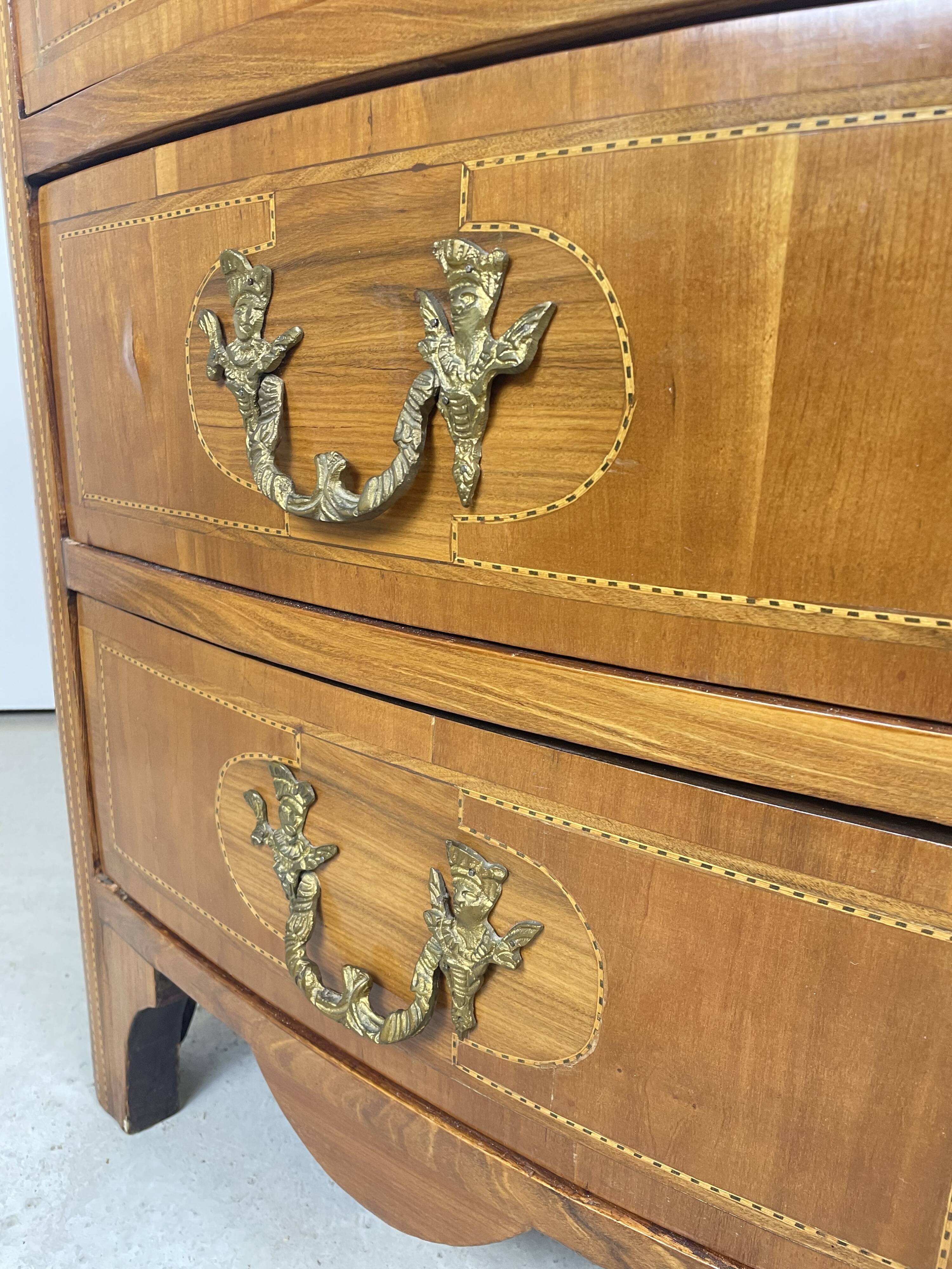 Inlaid drawer cabinet