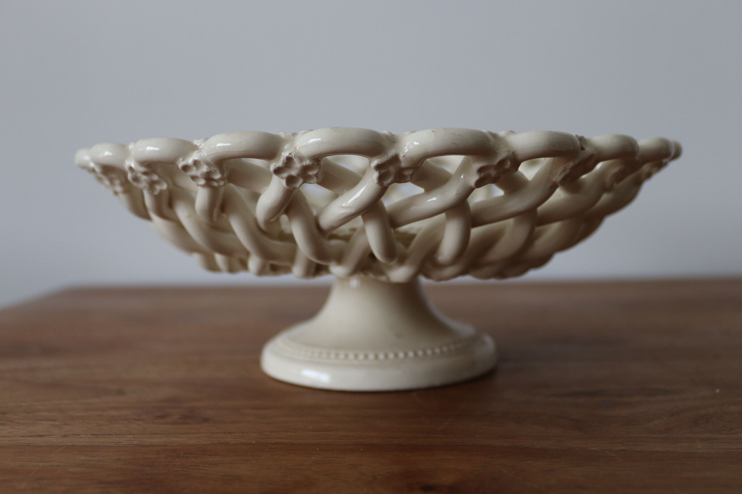 Pichon braided standing cup
