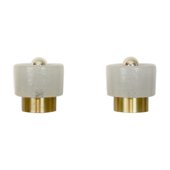Ensemble vintage de lampes de chevet rondes en verre sur une base en laiton