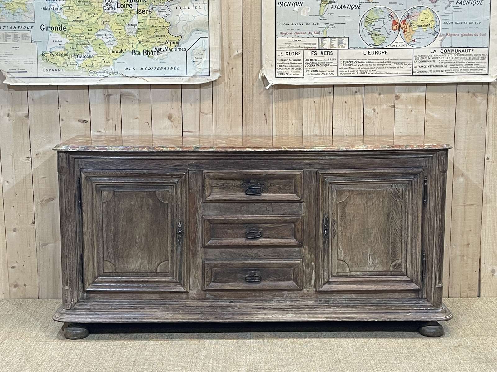 Enfilade of the eighteenth century in oak, top false marble