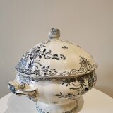 Soup pot Sarreguemines late nineteenth early twentieth century