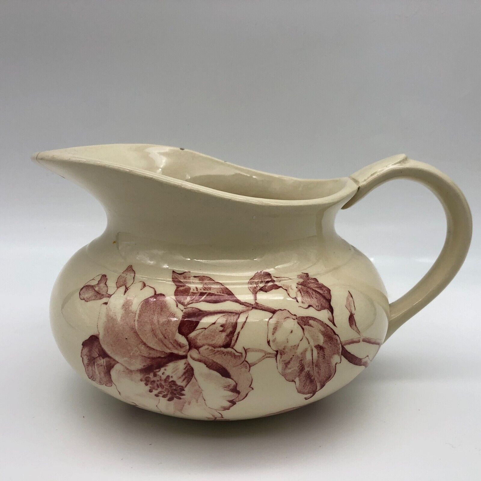 Toilet broc shaped "chubby" earthenware of Gien model ETE, gold medal