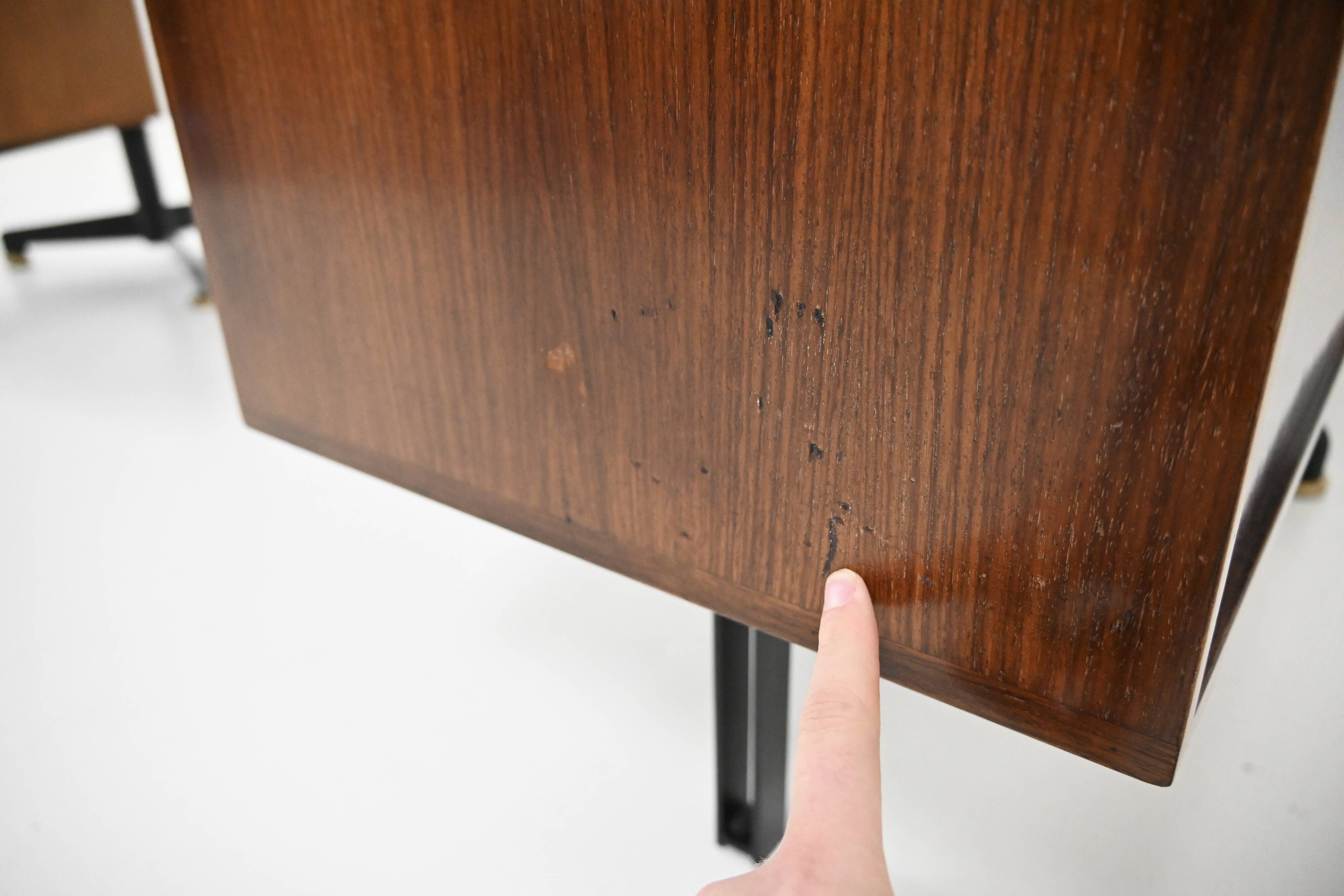 T96 "Boomerang" desk by Osvaldo Borsani for Tecno, 1960s