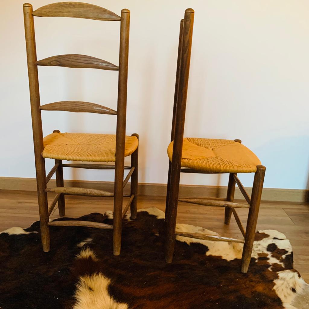 Pair of mulched chairs