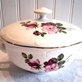 Very pretty soup tureen from Gien model "Chinon" in very good condition.