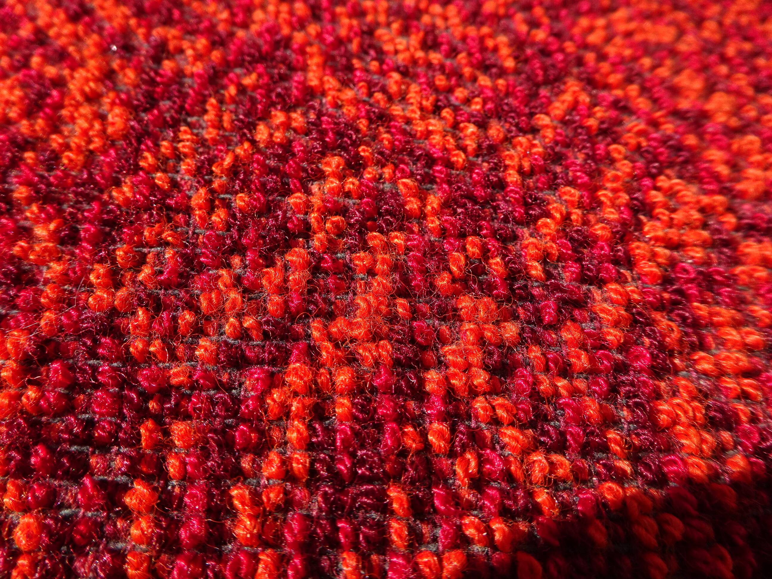 Fauteuils vintage rouge et noir, les 2