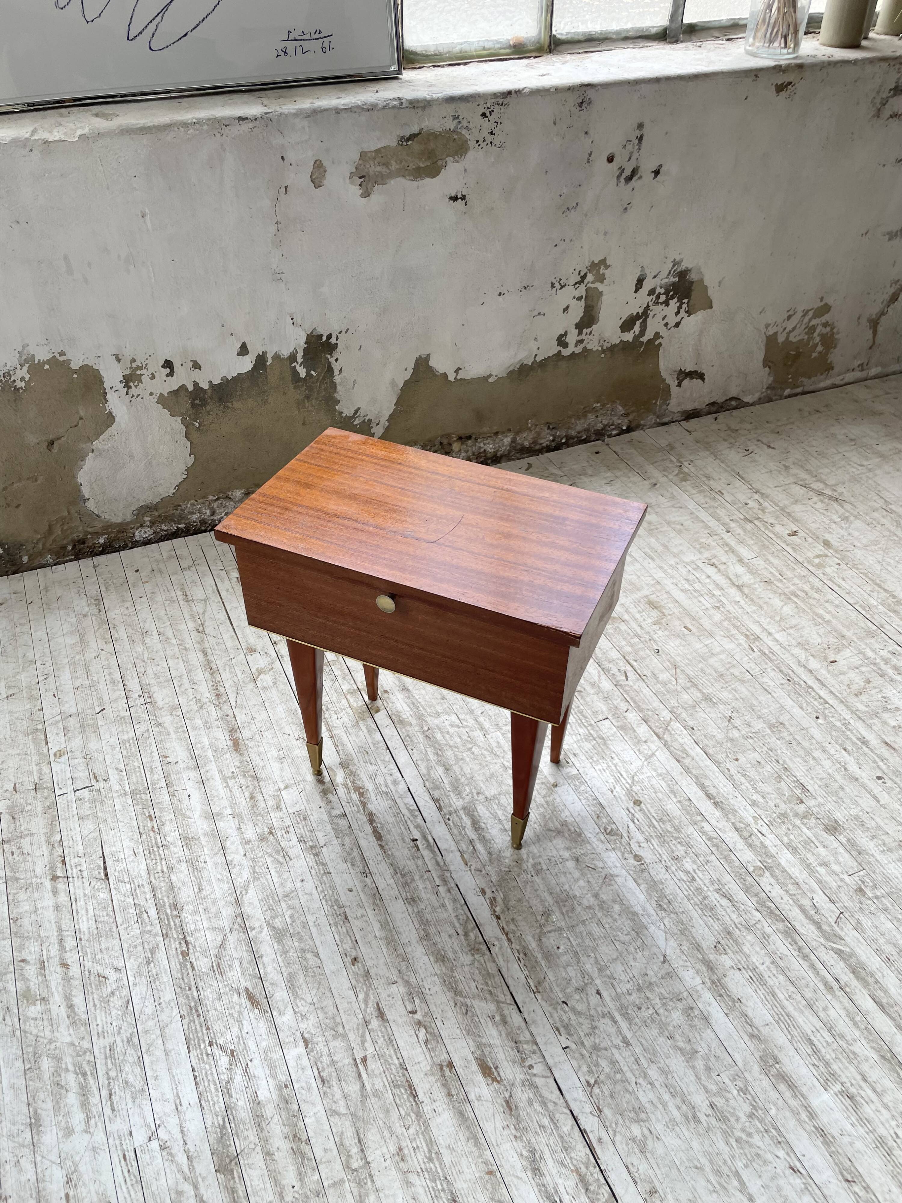 Vintage mahogany veneer bedside table