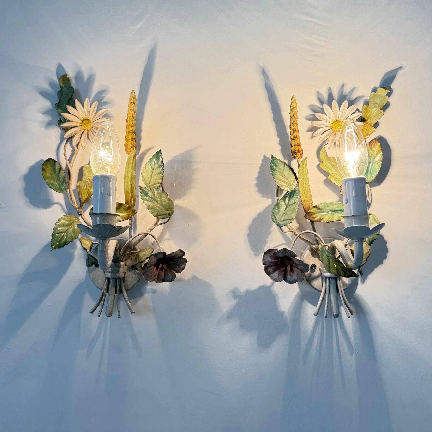 Set of 2 Italian tole painted floral and leaf wall lamp sconces, 1970s