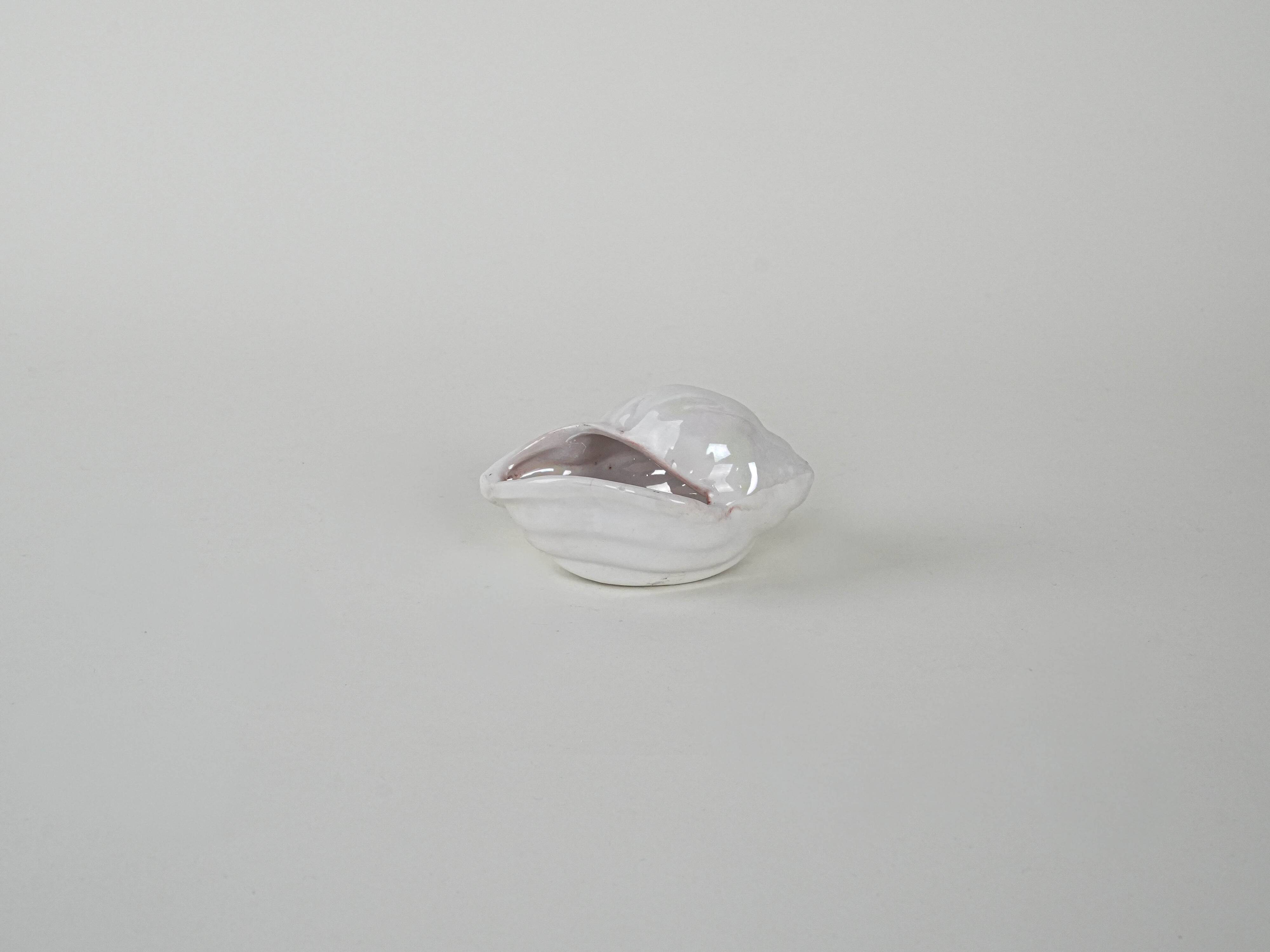 Porcelain seashell, Italian design, 1970s, production: Italy